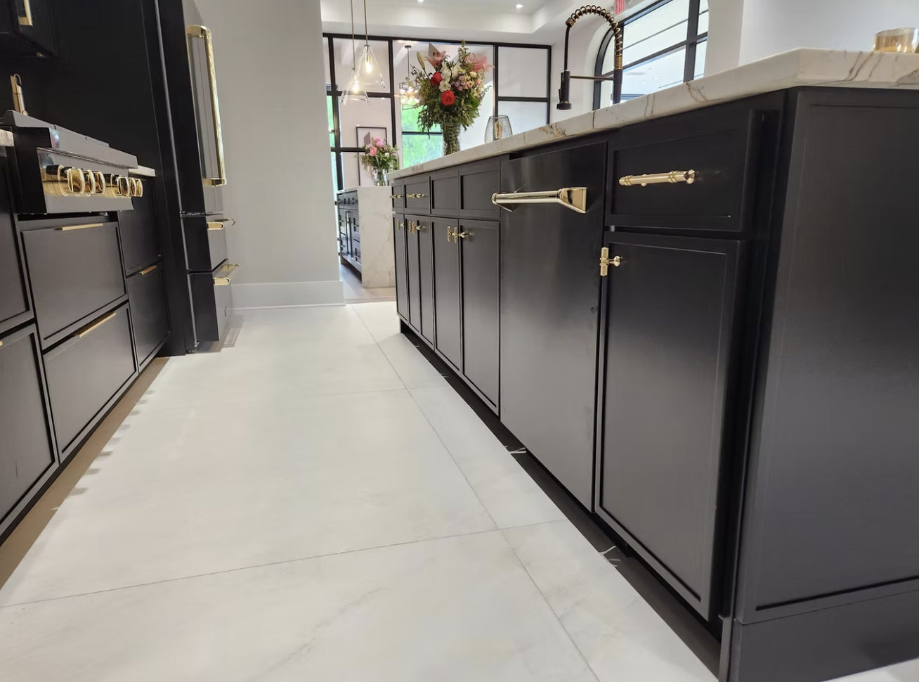 Slim Shaker Ebony Kitchen Cabinets - Joplin,MO